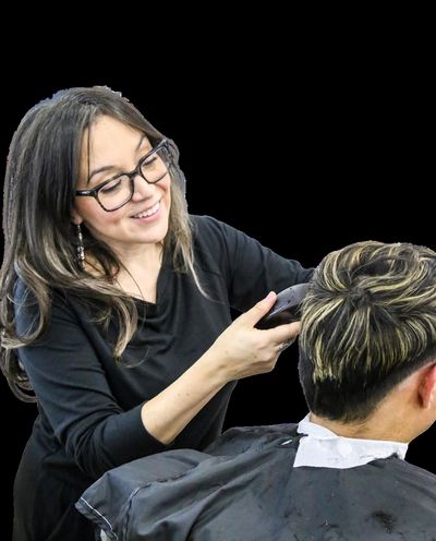 Jenn, master barber